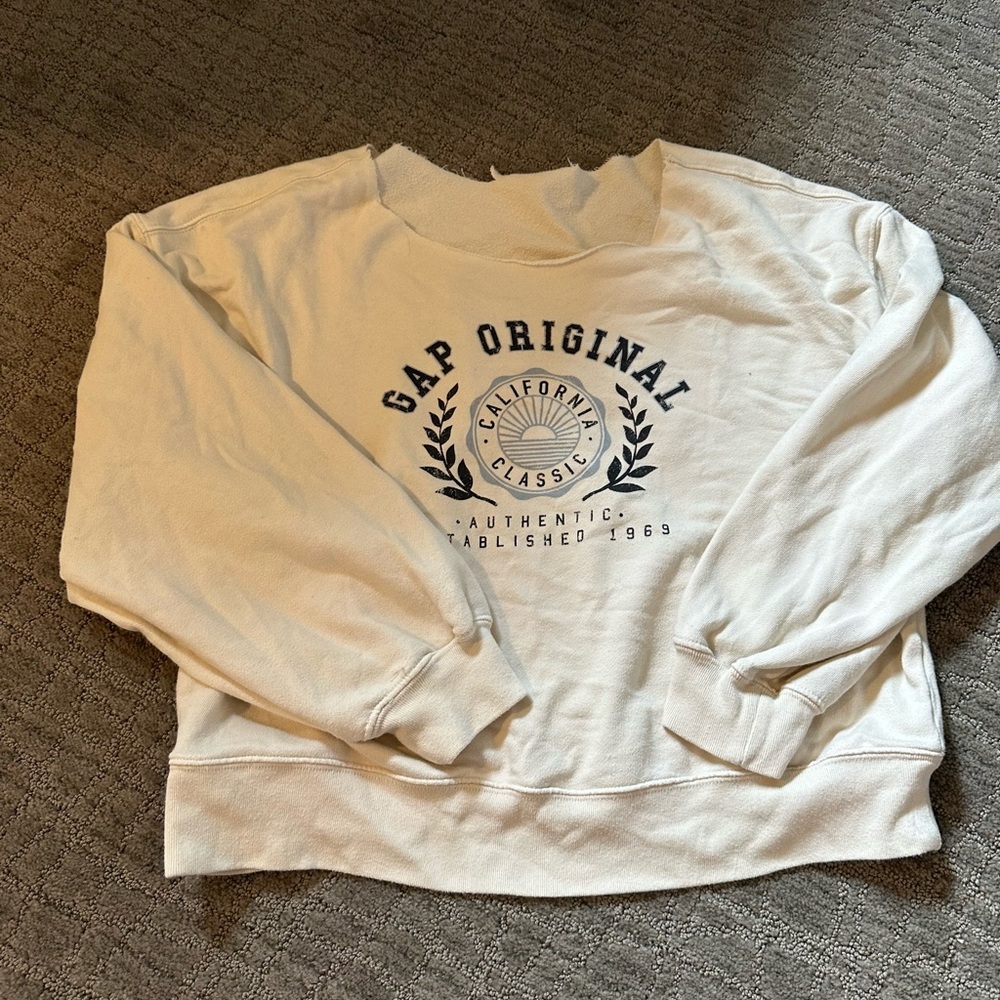 GAP Cut Crewneck